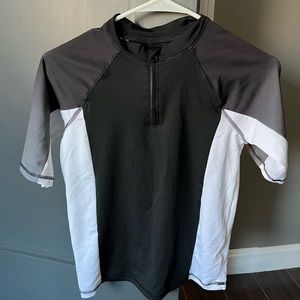 Boys rash guard. Black/White size L 12/14